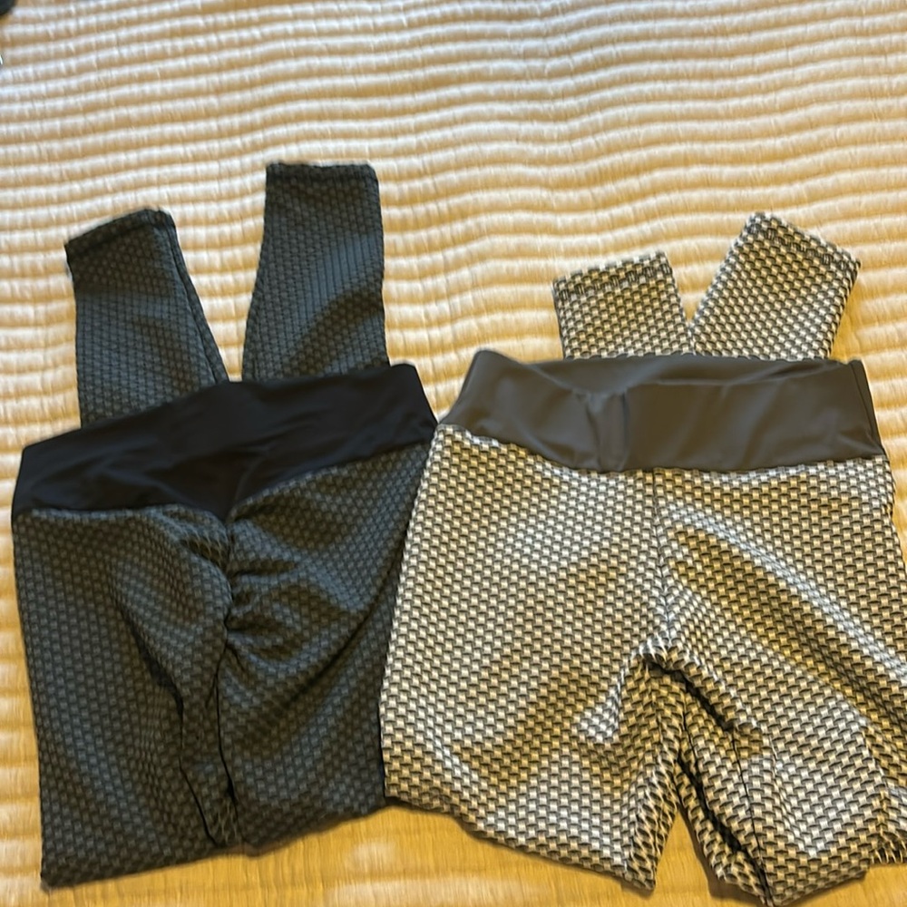 Booty enhancing leggings size Medium